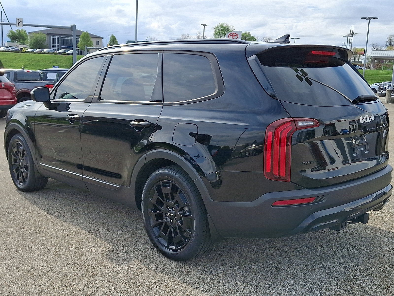 Used 2022 Kia Telluride SX w/ SX Prestige Package image 4