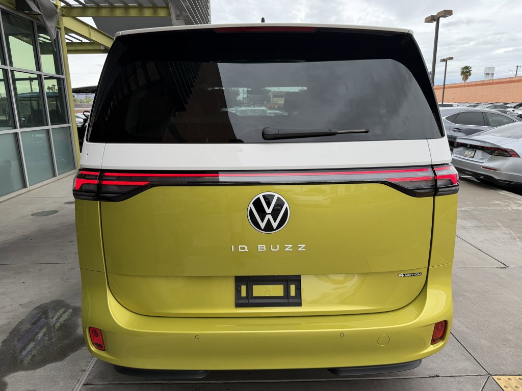 Used 2025 Volkswagen ID. Buzz 1st Edition image 13