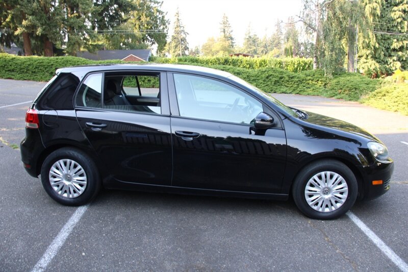 Used 2012 Volkswagen Golf 4-Door FWD image 11