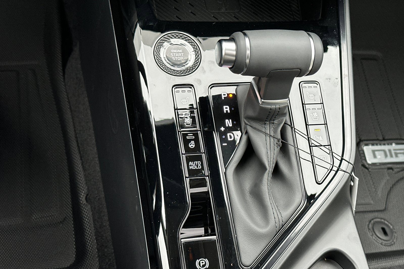 New 2025 Kia Niro SX Touring image 18