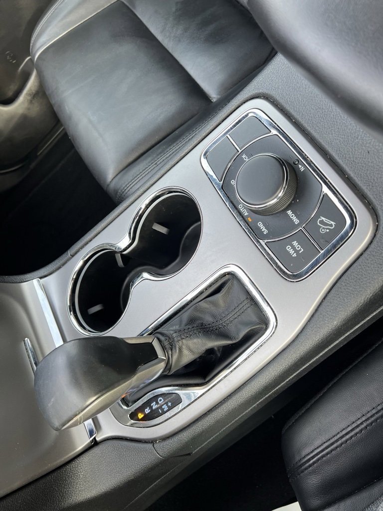 Used 2021 Jeep Grand Cherokee Limited image 41