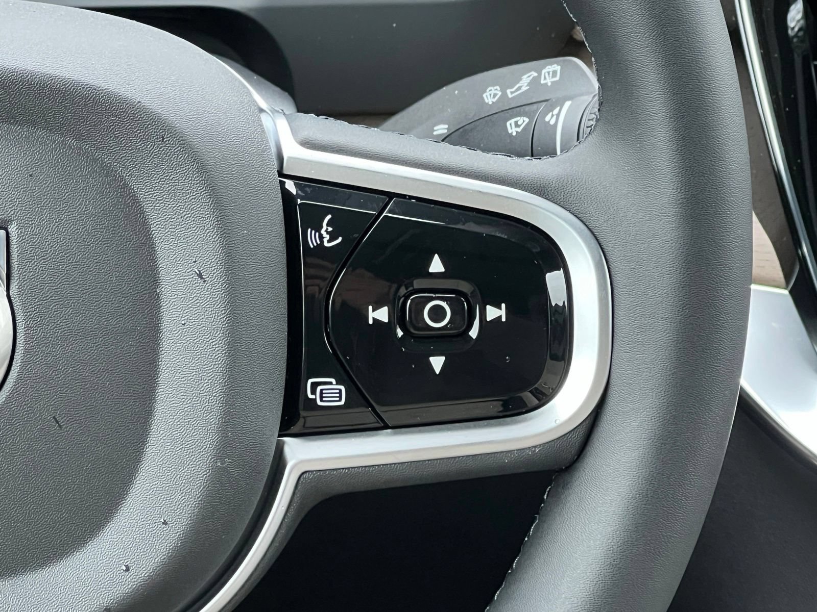 New 2027 Volvo XC60 B5 Core AWD/4WD image 33