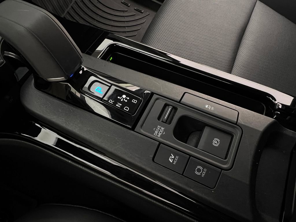 Used 2025 Toyota Prius XLE image 20