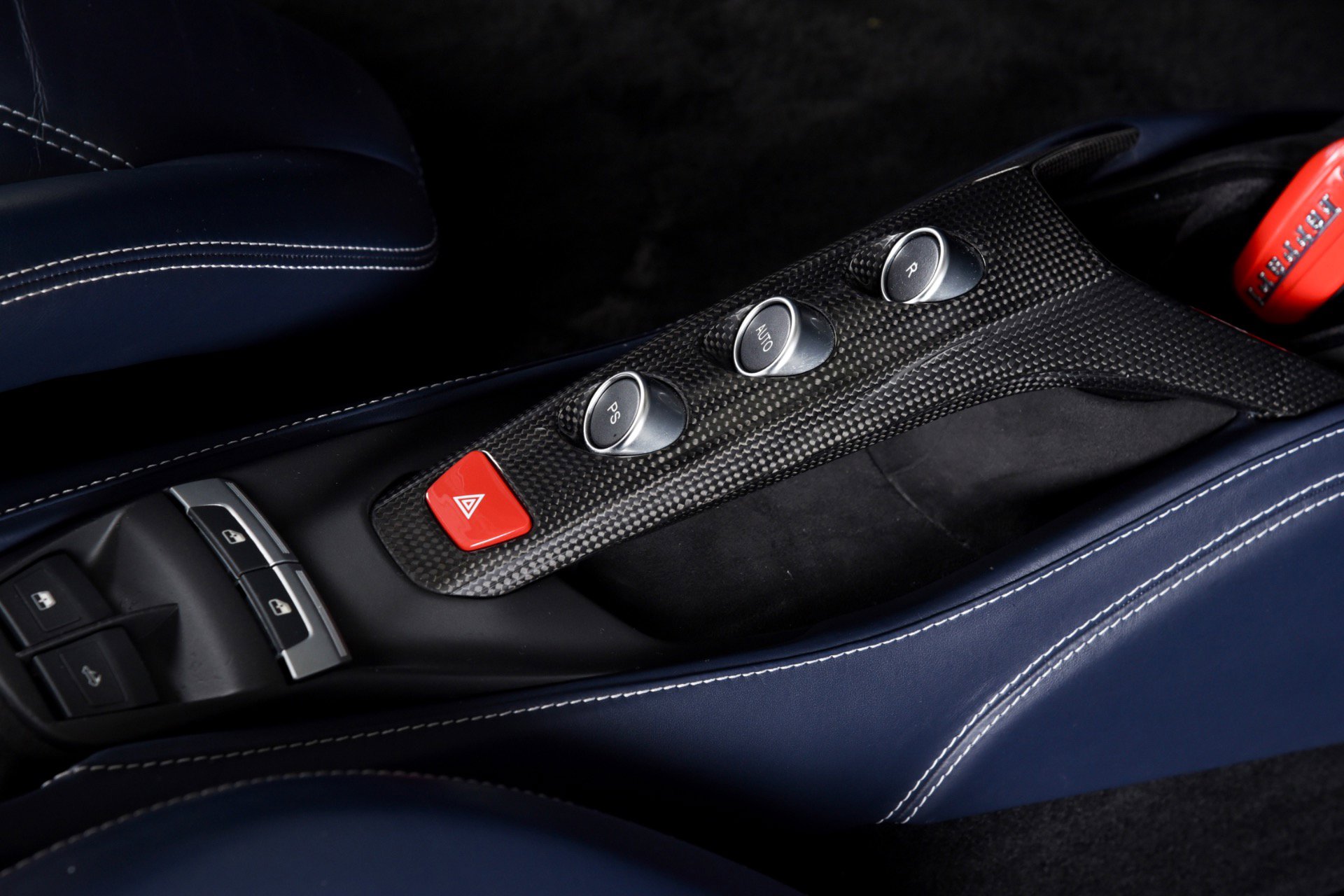 Used 2018 Ferrari 488 Spider image 24