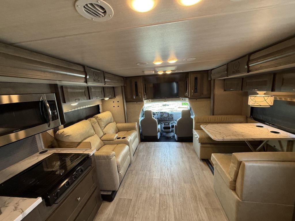 Used 2023 Ford E-450 and Econoline 450 Super Duty w/ Motorhome Prep Package image 42