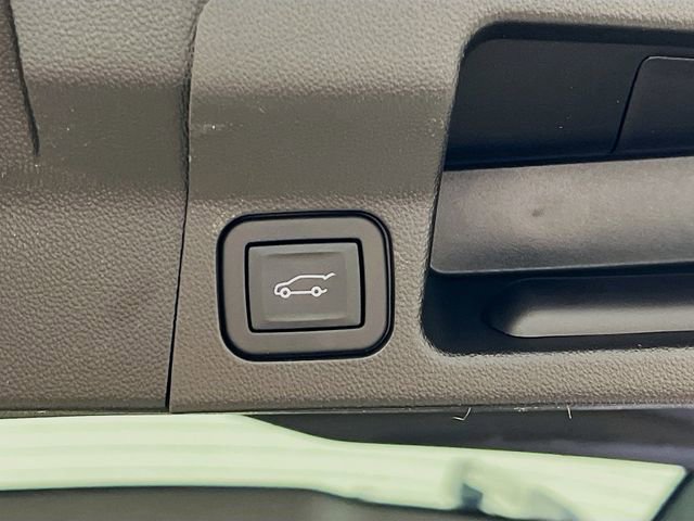 Used 2023 GMC Acadia SLE w/ Driver Convenience Package image 25