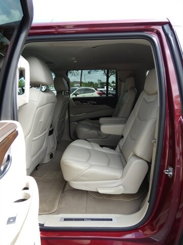 Used 2017 Cadillac Escalade ESV Luxury RWD image 45