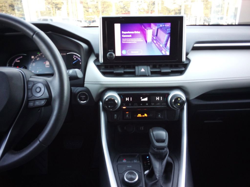 Used 2024 Toyota RAV4 XLE w/ Weather Package image 17