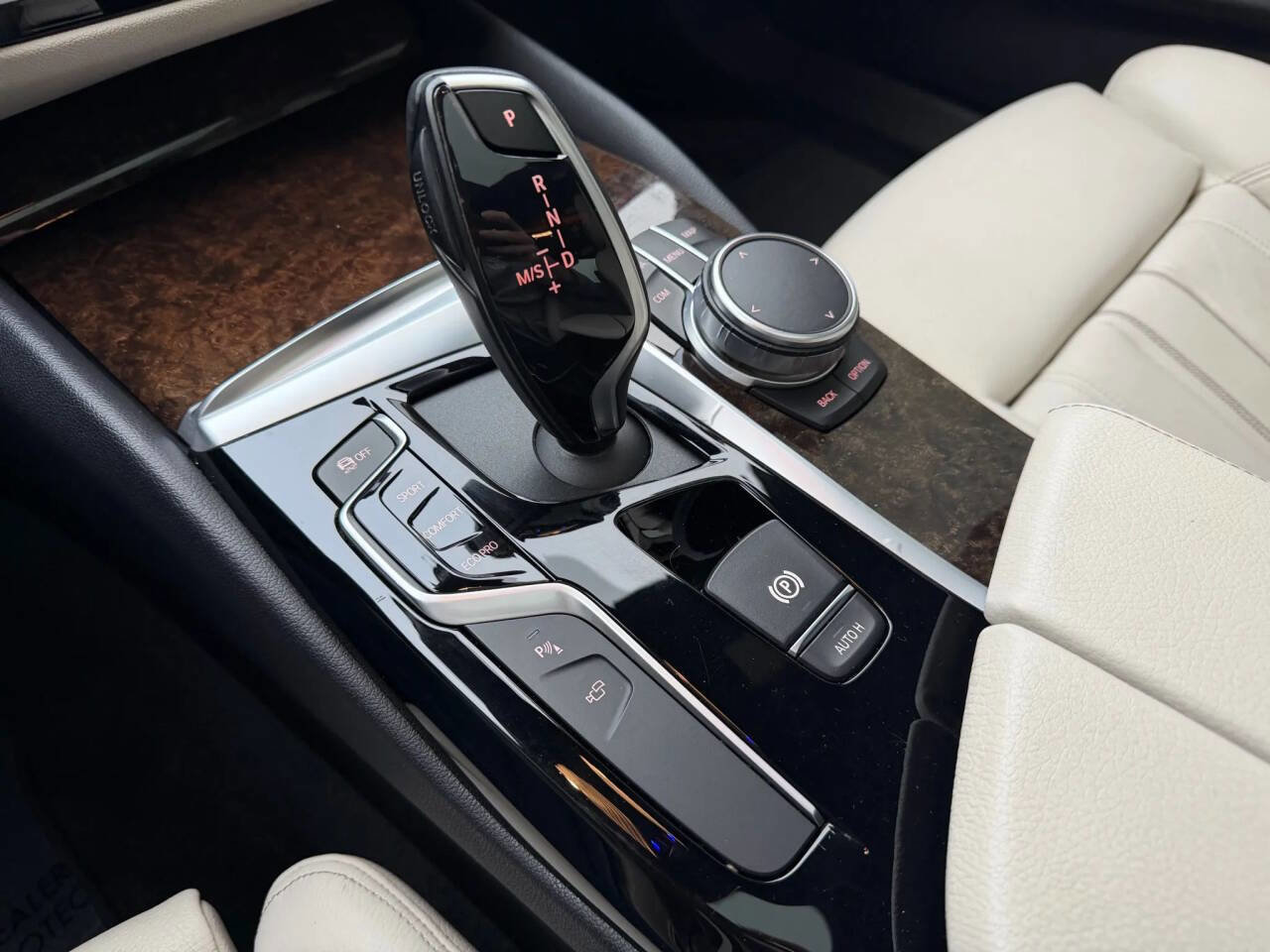 Used 2020 BMW 540i xDrive w/ Premium Package image 21