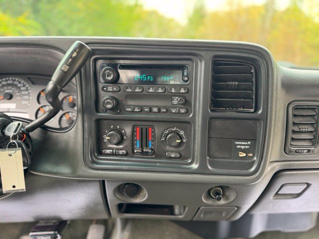 Used 2003 Chevrolet Silverado 2500 LS AWD/4WD image 20