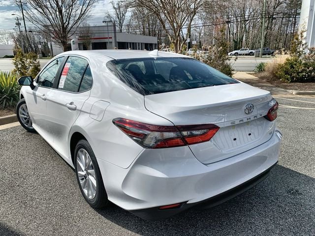 Used 2023 Toyota Camry LE image 5