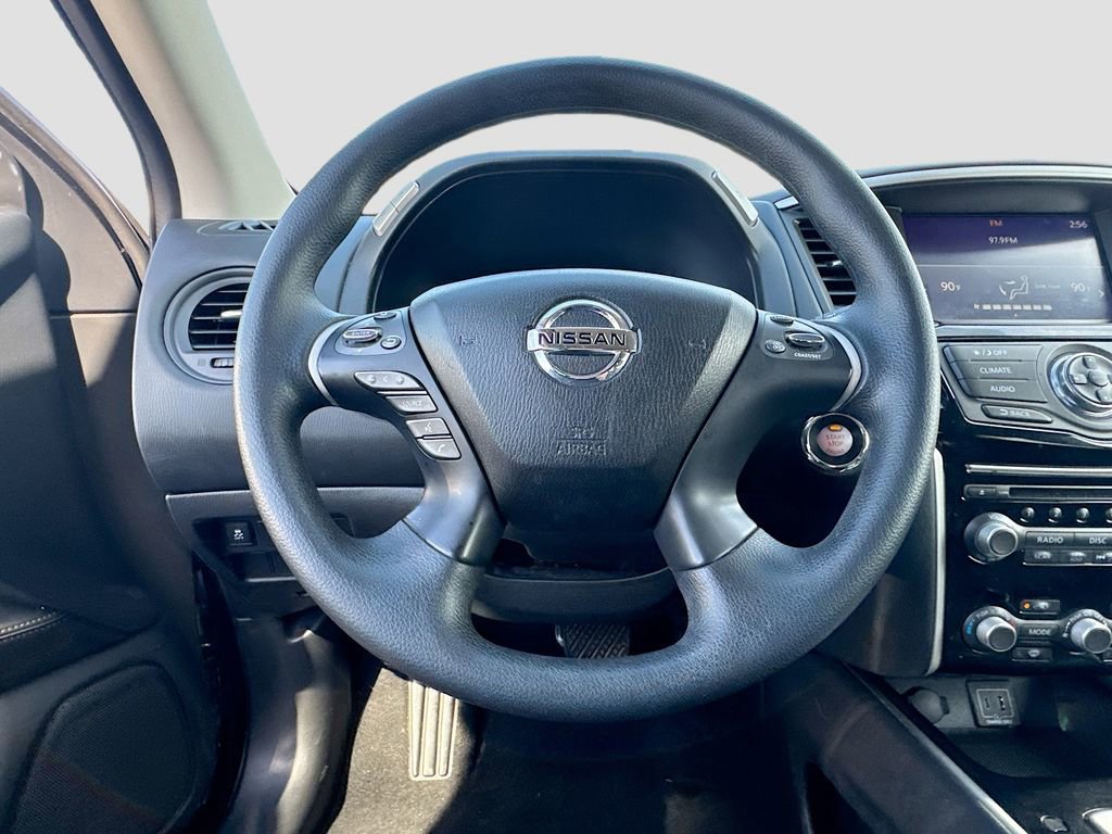 Used 2020 Nissan Pathfinder S image 11