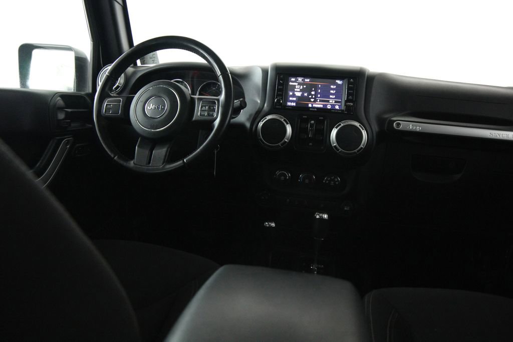 Used 2018 Jeep Wrangler Unlimited Sahara AWD/4WD image 10