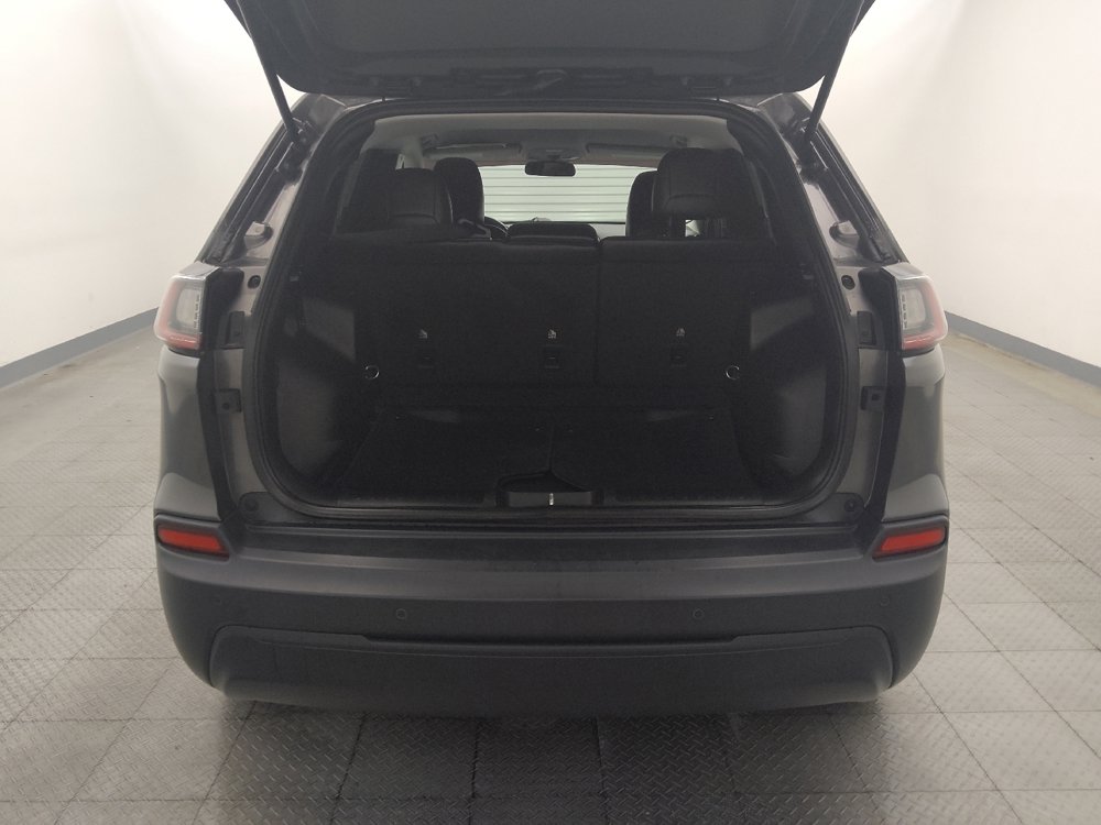 Used 2019 Jeep Cherokee Latitude Plus FWD image 29