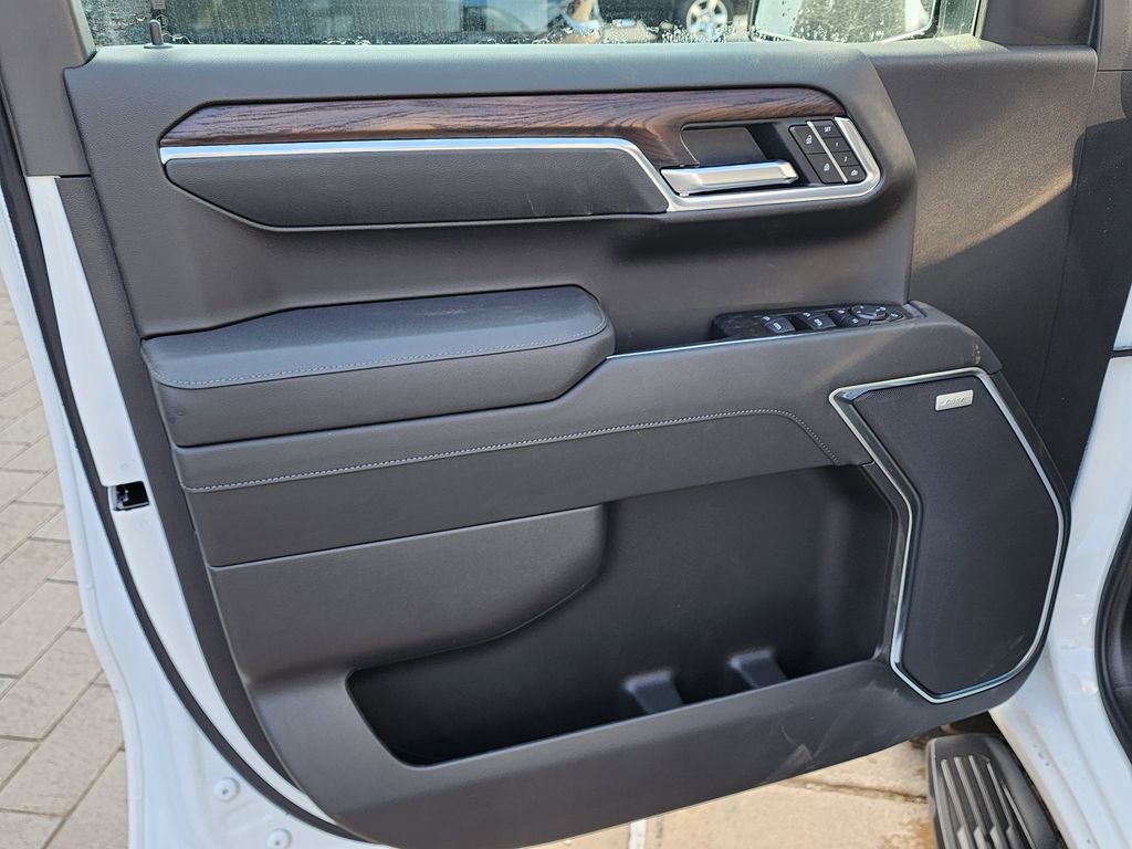 New 2026 GMC Sierra 1500 SLT image 14