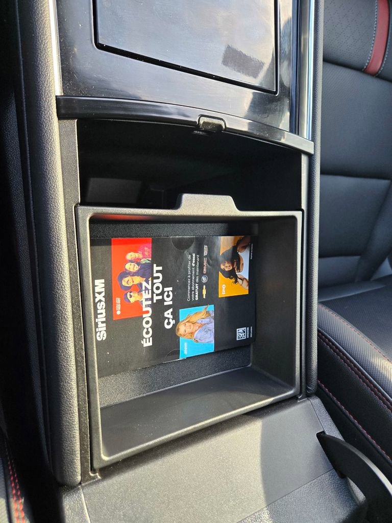 Used 2025 Chevrolet Traverse RS image 10