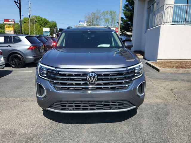 Used 2024 Volkswagen Atlas SE image 2