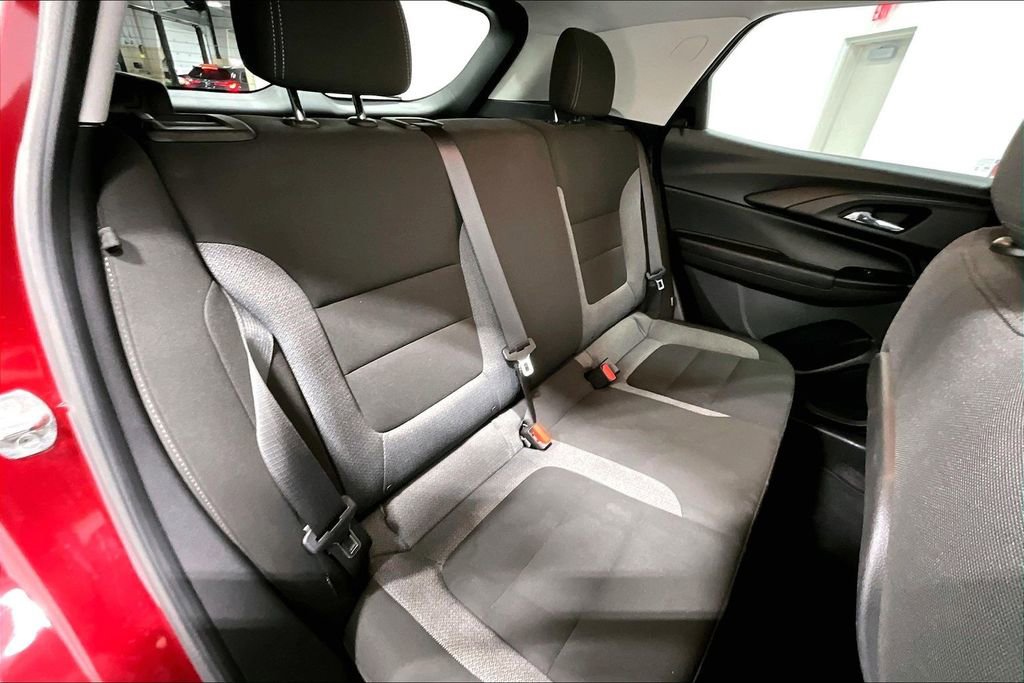 Used 2021 Chevrolet TrailBlazer LT w/ Convenience Package FWD image 34