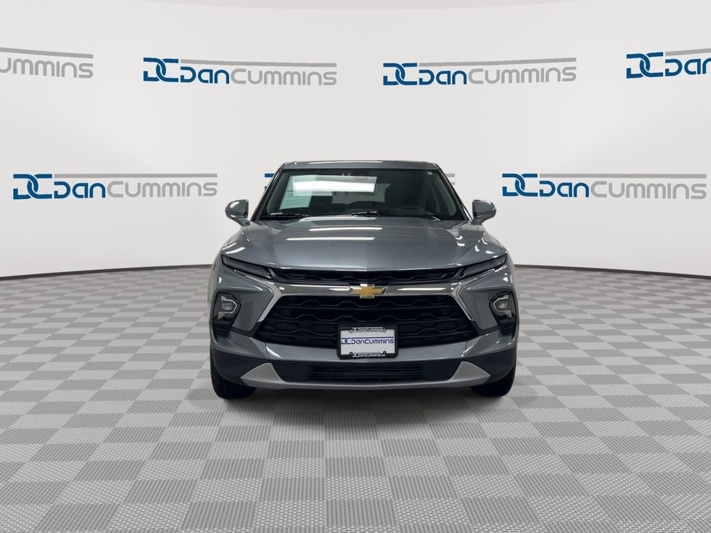 Used 2025 Chevrolet Blazer LT AWD/4WD image 3