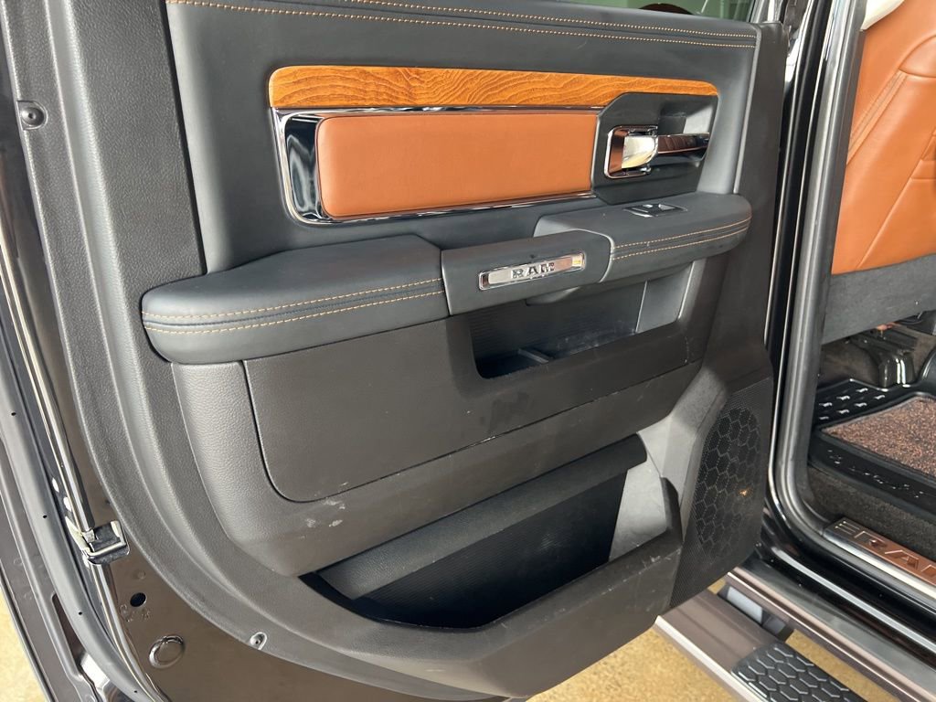Used 2017 RAM 3500 Laramie Longhorn image 38