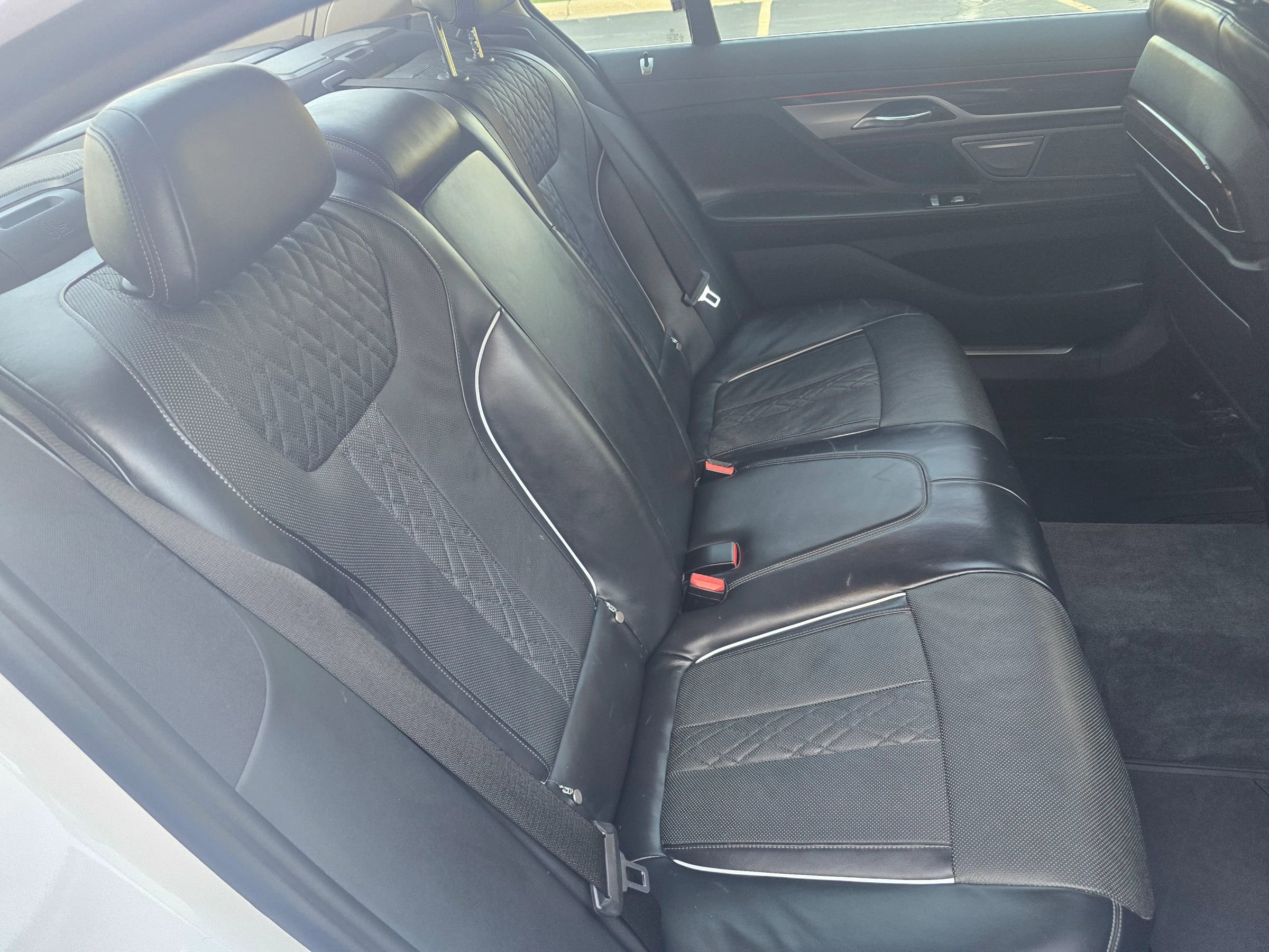 Used 2018 BMW 750i xDrive AWD/4WD image 24