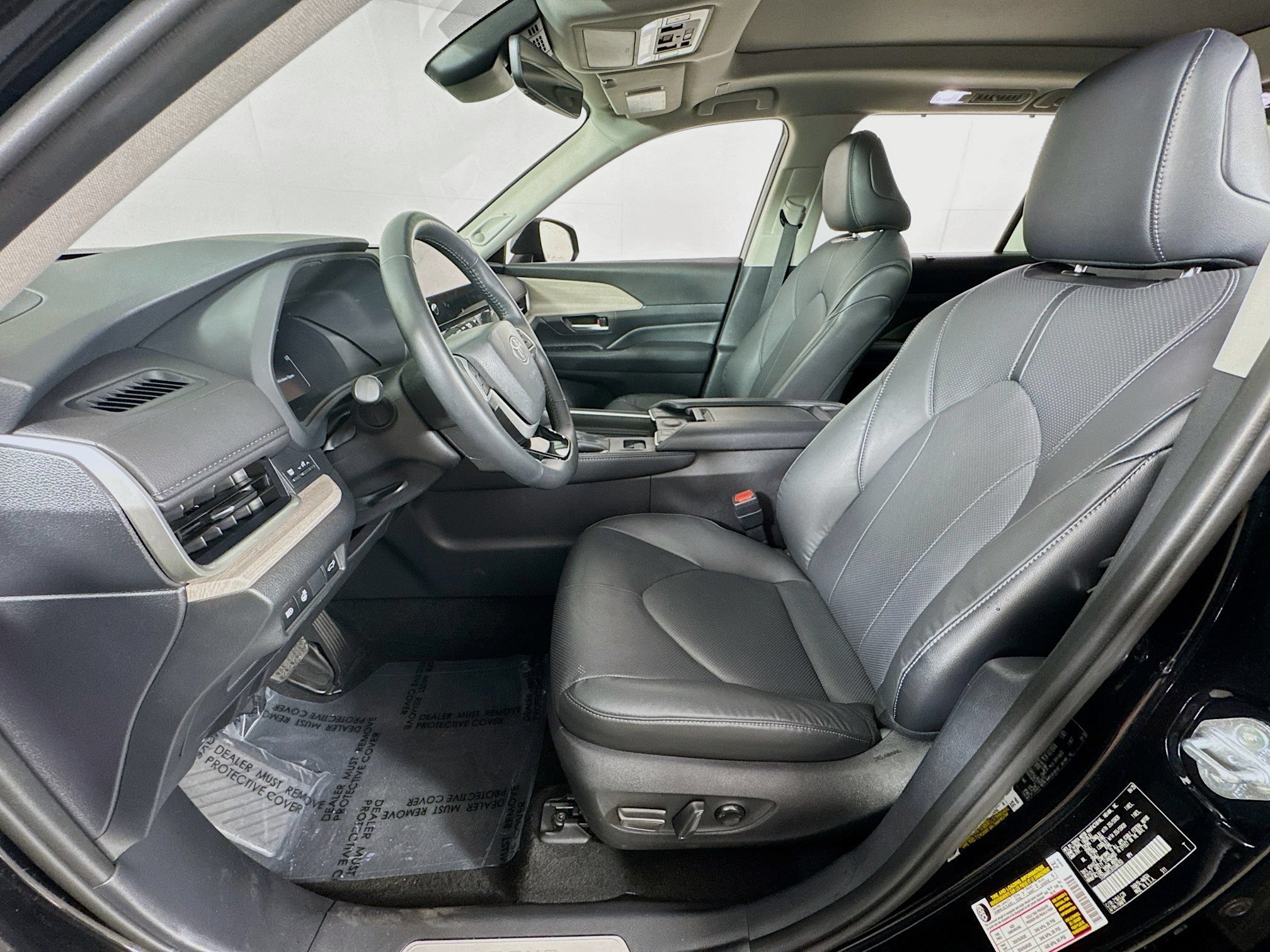 Certified 2025 Toyota Grand Highlander AWD image 12