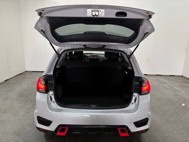 Used 2023 Mitsubishi Outlander Sport SE image 8