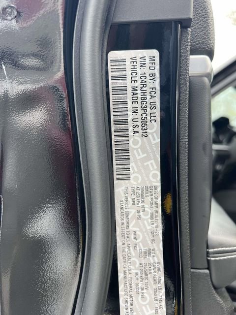 Certified 2023 Jeep Grand Cherokee Limited w/ Black Appearance Package image 19