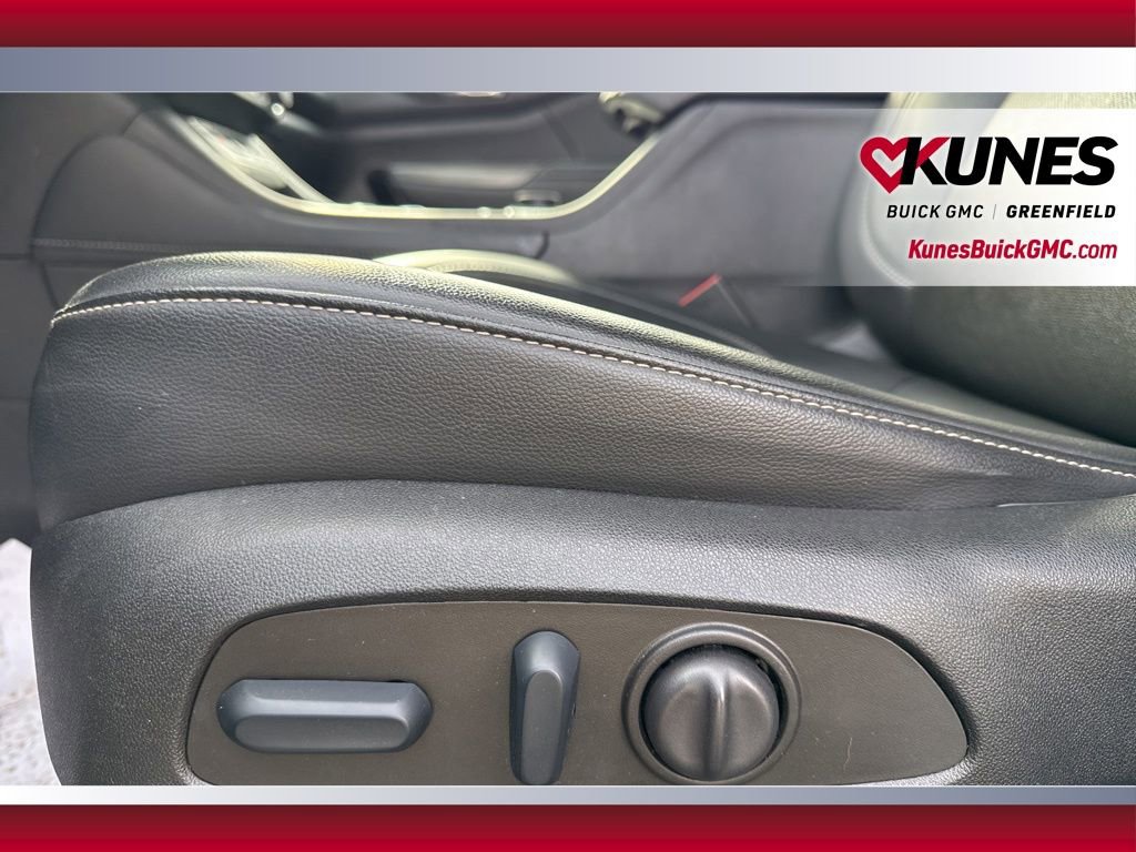 Used 2023 GMC Acadia SLT image 15