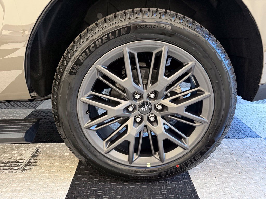 New 2027 Ford Expedition Platinum w/ Stealth Appearance Package AWD/4WD image 16