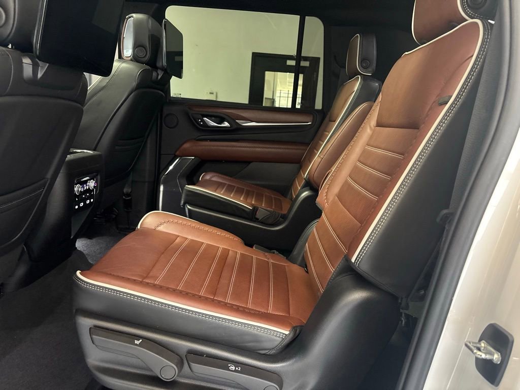 Used 2023 GMC Yukon XL Denali Ultimate image 35