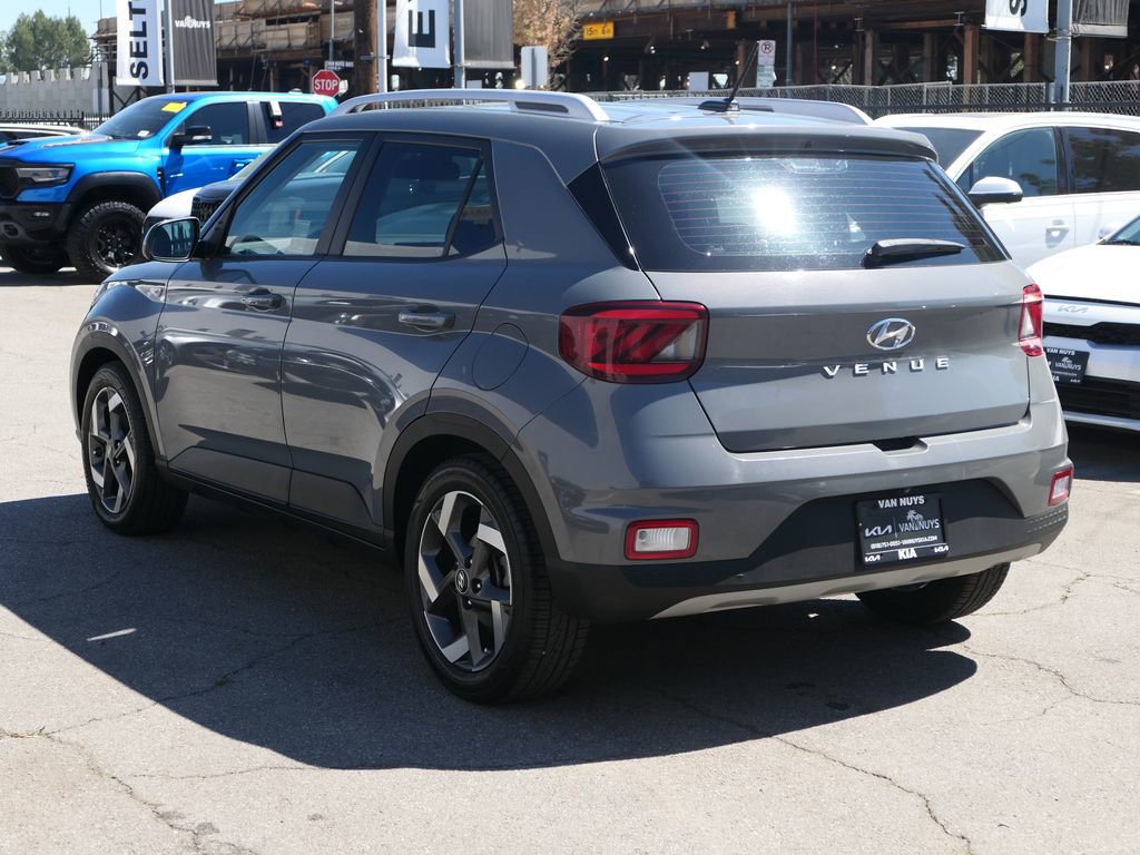 Used 2023 Hyundai Venue SEL FWD image 7