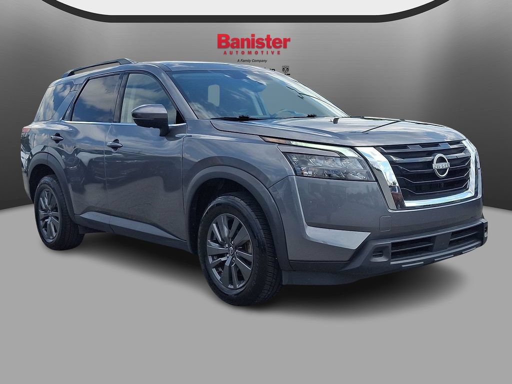 Used 2024 Nissan Pathfinder SV FWD image 3