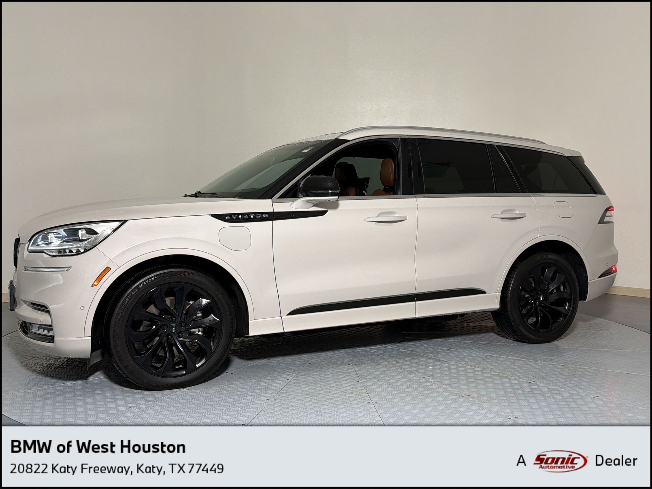 Used 2022 Lincoln Aviator Grand Touring w/ Equipment Group 301A AWD/4WD image 1