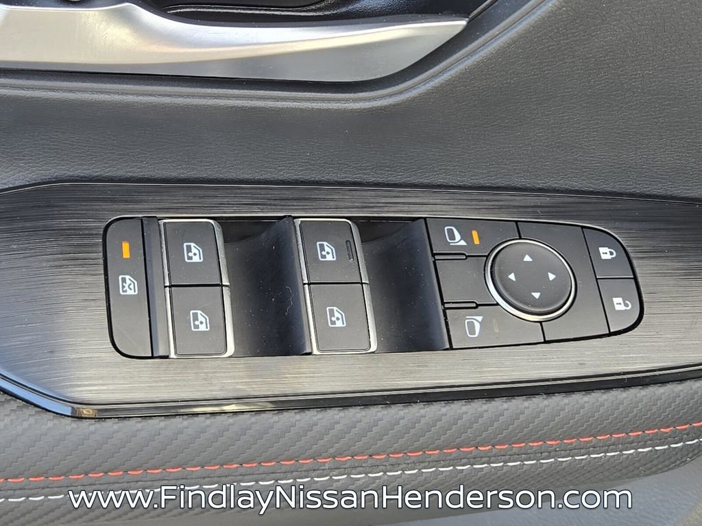 Used 2025 Nissan Kicks SR AWD/4WD image 22