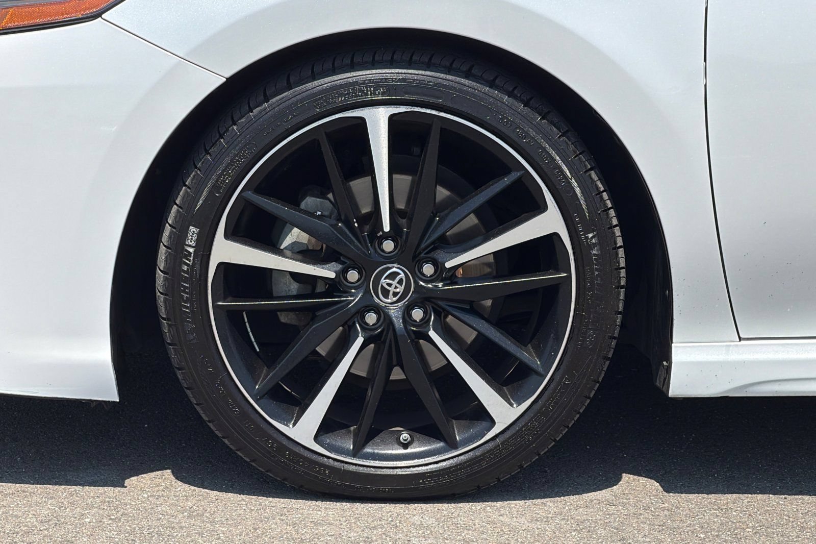 Used 2018 Toyota Camry XSE w/ Driver Assist Package FWD image 25
