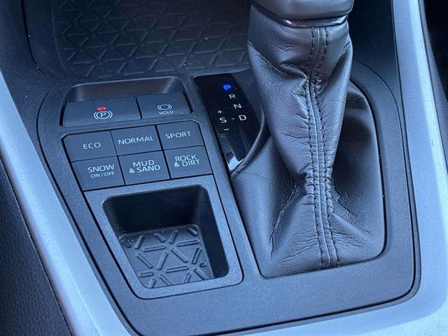 Used 2020 Toyota RAV4 XLE Premium image 21