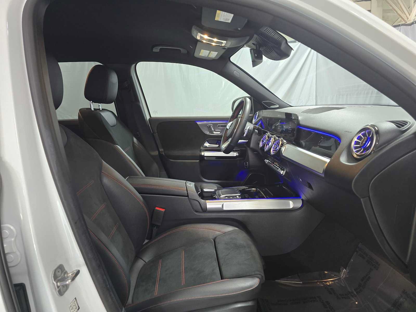 Used 2023 Mercedes-Benz GLB 250 4MATIC image 10