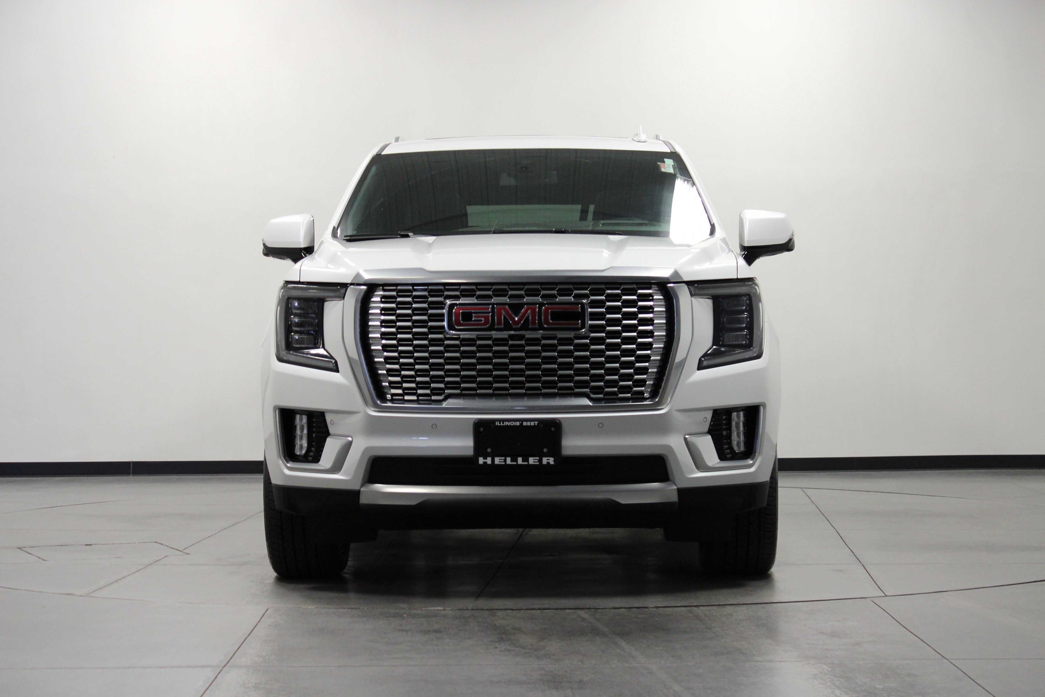 Used 2024 GMC Yukon XL Denali image 9