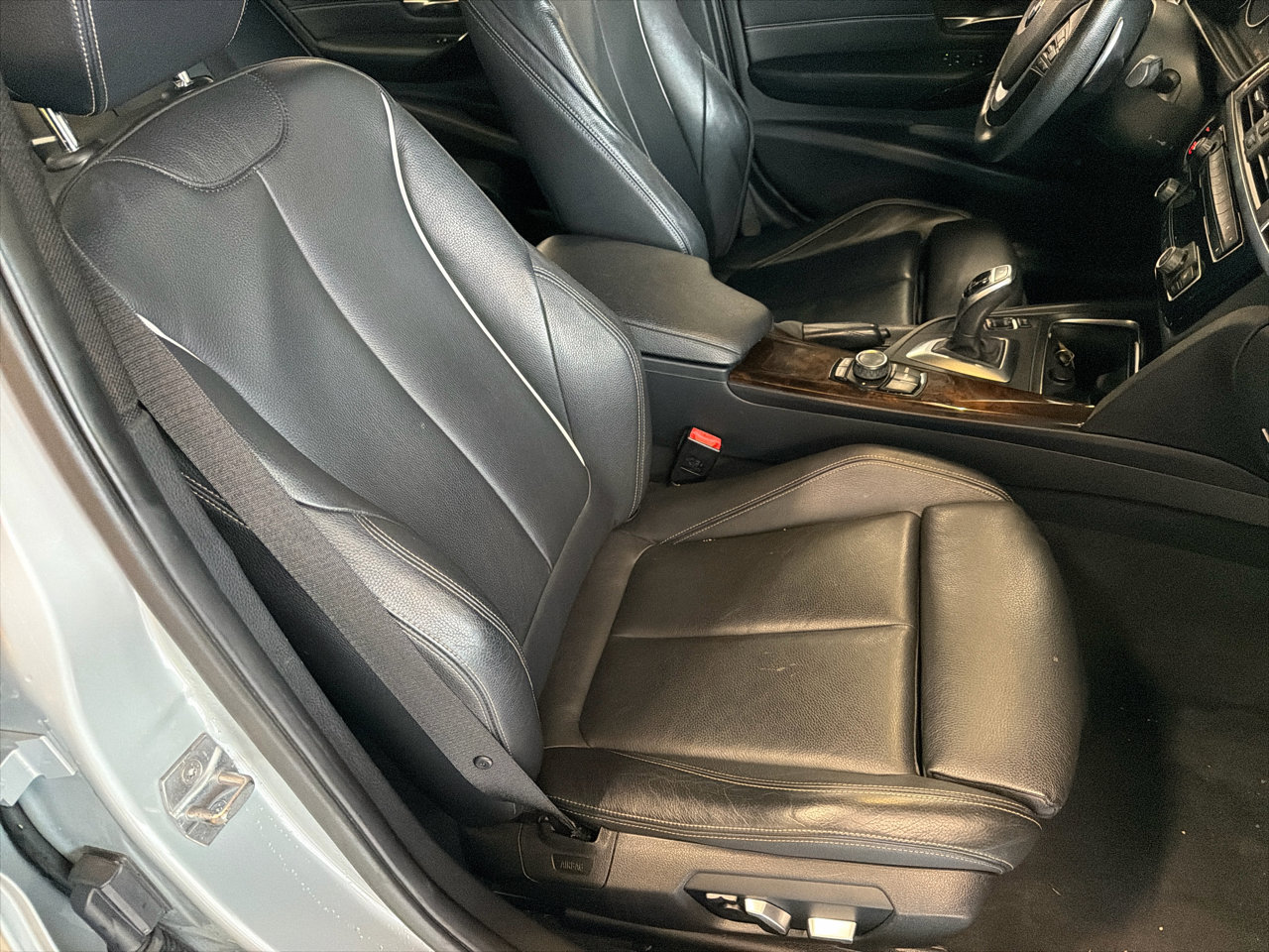 Used 2017 BMW 330i xDrive 330i xDrive SULEV Sedan image 21
