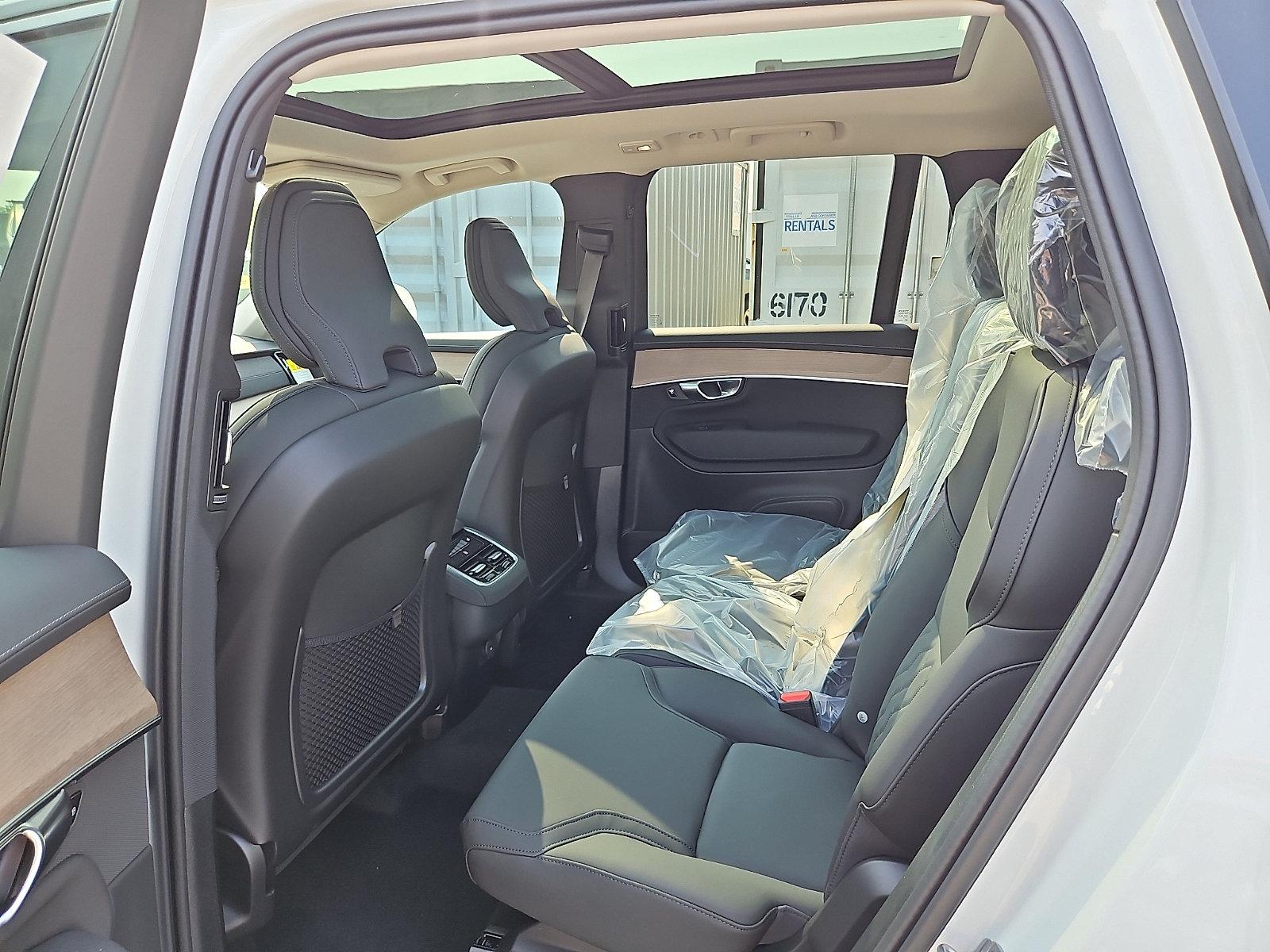 New 2026 Volvo XC90 B5 Core AWD/4WD image 8