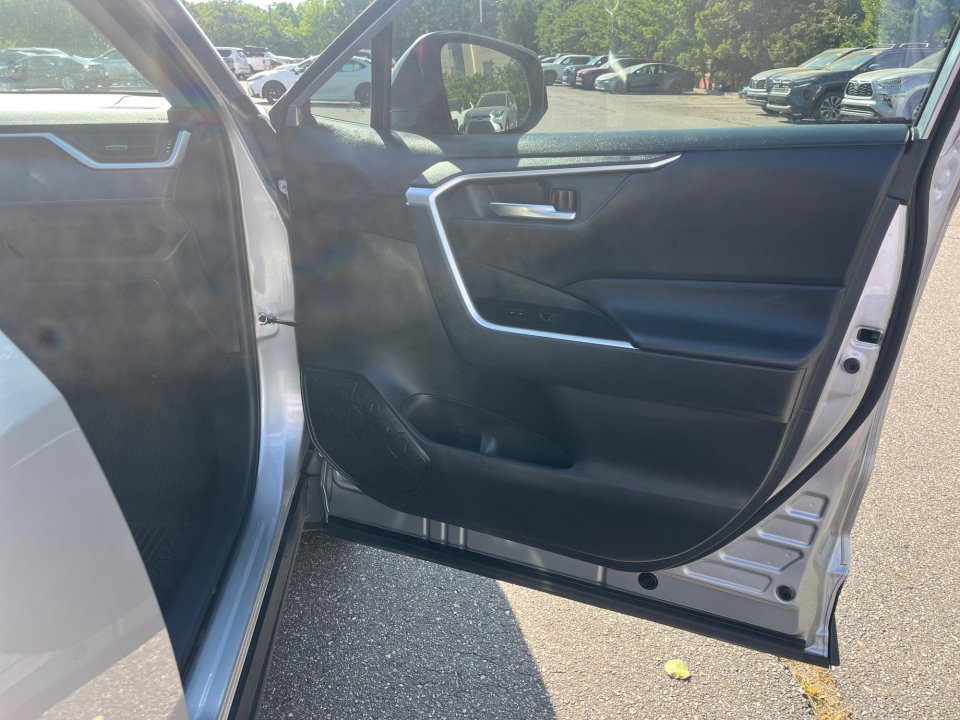 Used 2024 Toyota RAV4 XLE Premium FWD image 32