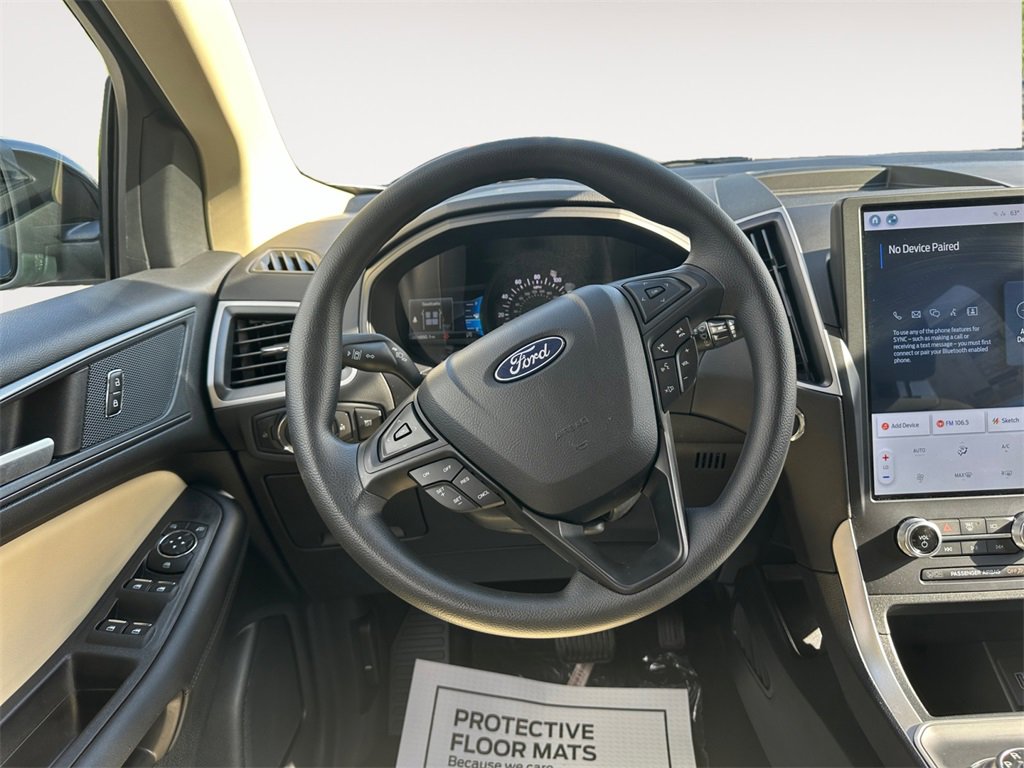 Used 2024 Ford Edge SE w/ Black Appearance Package image 12