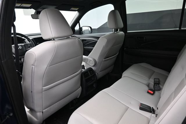 Used 2023 Honda Passport EX-L image 2