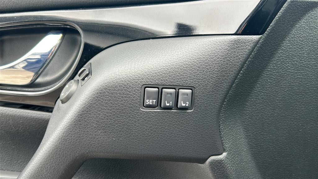 Used 2021 Nissan Rogue Sport SL w/ Premium Package image 25