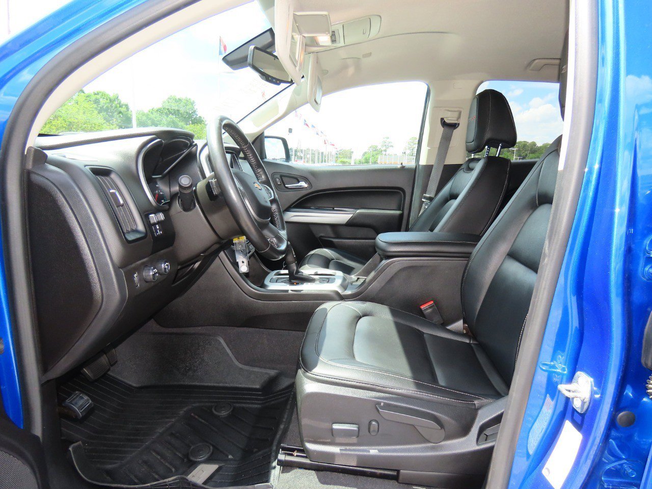 Used 2019 Chevrolet Colorado ZR2 w/ ZR2 Dusk Special Edition image 23