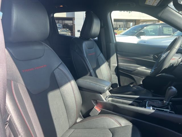 Used 2024 Jeep Compass Trailhawk AWD/4WD image 24