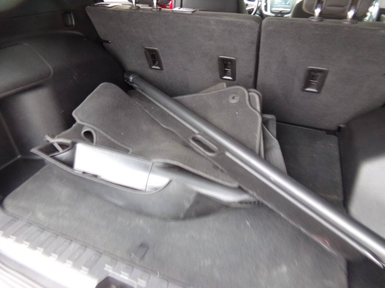 Used 2018 Chevrolet Equinox LT FWD image 19
