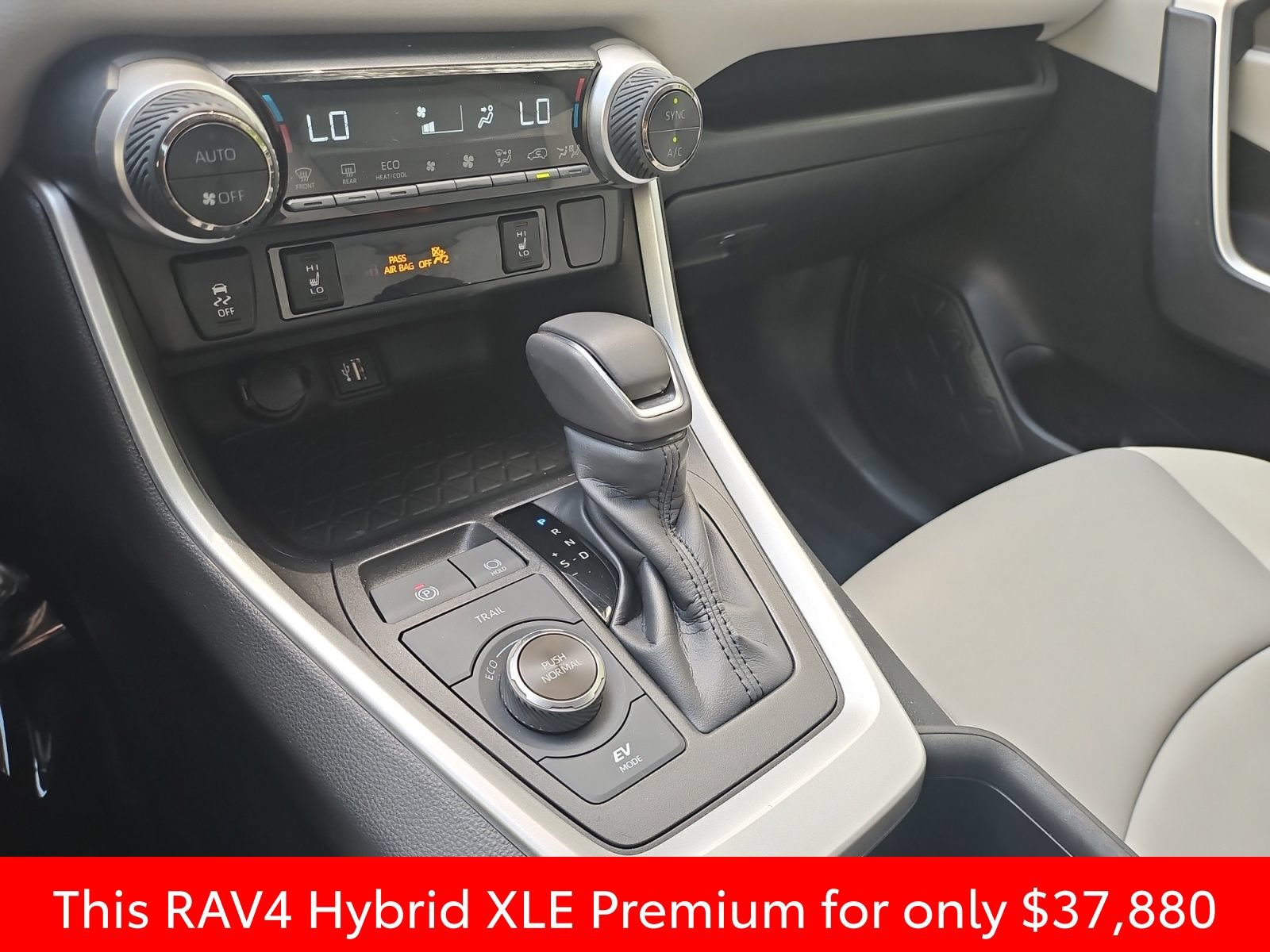Used 2023 Toyota RAV4 XLE Premium AWD/4WD image 24