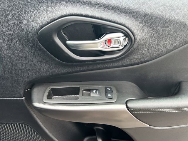 Used 2022 Jeep Cherokee Latitude Lux AWD/4WD image 21